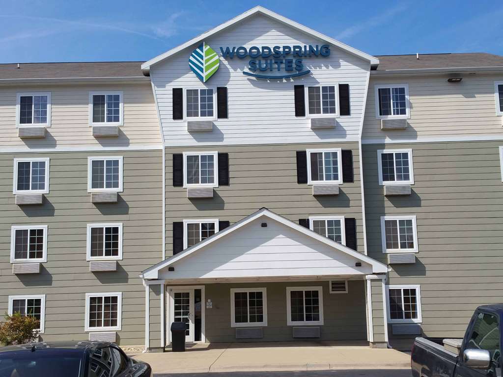 Woodspring Suites Ankeny Des Moines Bagian luar foto